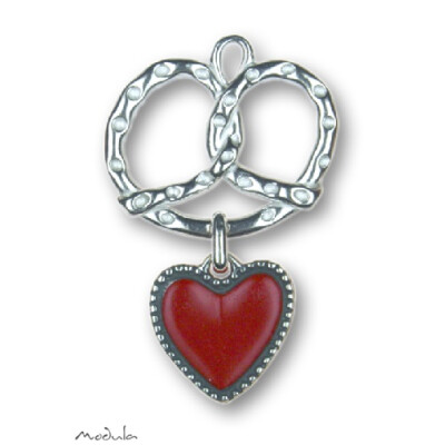Anhänger Brezel poliert mit Herzform rot - ausverkauft!