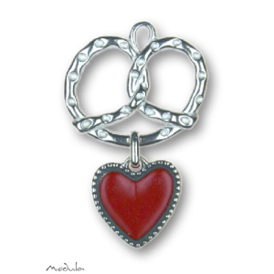 Anhänger Brezel poliert mit Herzform rot - ausverkauft!