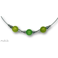 Collier -5111- kiwi-hellgrün (3 Polarisperlen matt), L: 40 cm